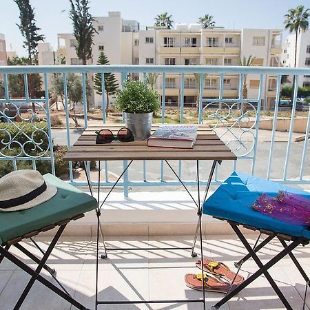 Paphos Love Hut Apartment ภายนอก รูปภาพ