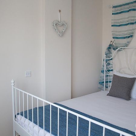 Paphos Love Hut Apartment ภายนอก รูปภาพ