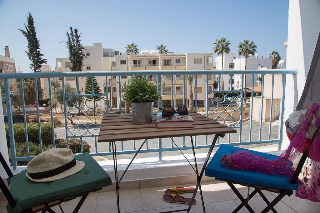 Paphos Love Hut Apartment ภายนอก รูปภาพ