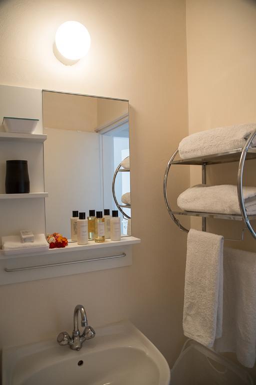 Paphos Love Hut Apartment ภายนอก รูปภาพ