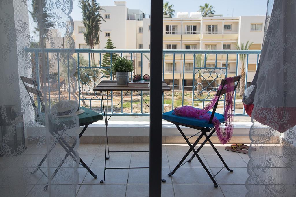 Paphos Love Hut Apartment ภายนอก รูปภาพ