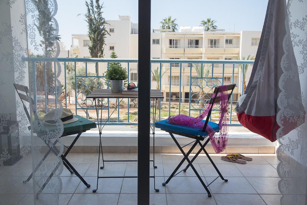 Paphos Love Hut Apartment ภายนอก รูปภาพ