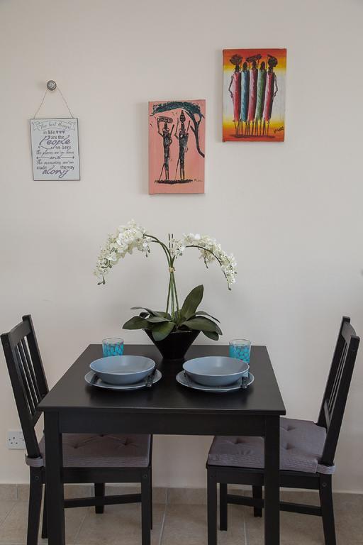 Paphos Love Hut Apartment ภายนอก รูปภาพ